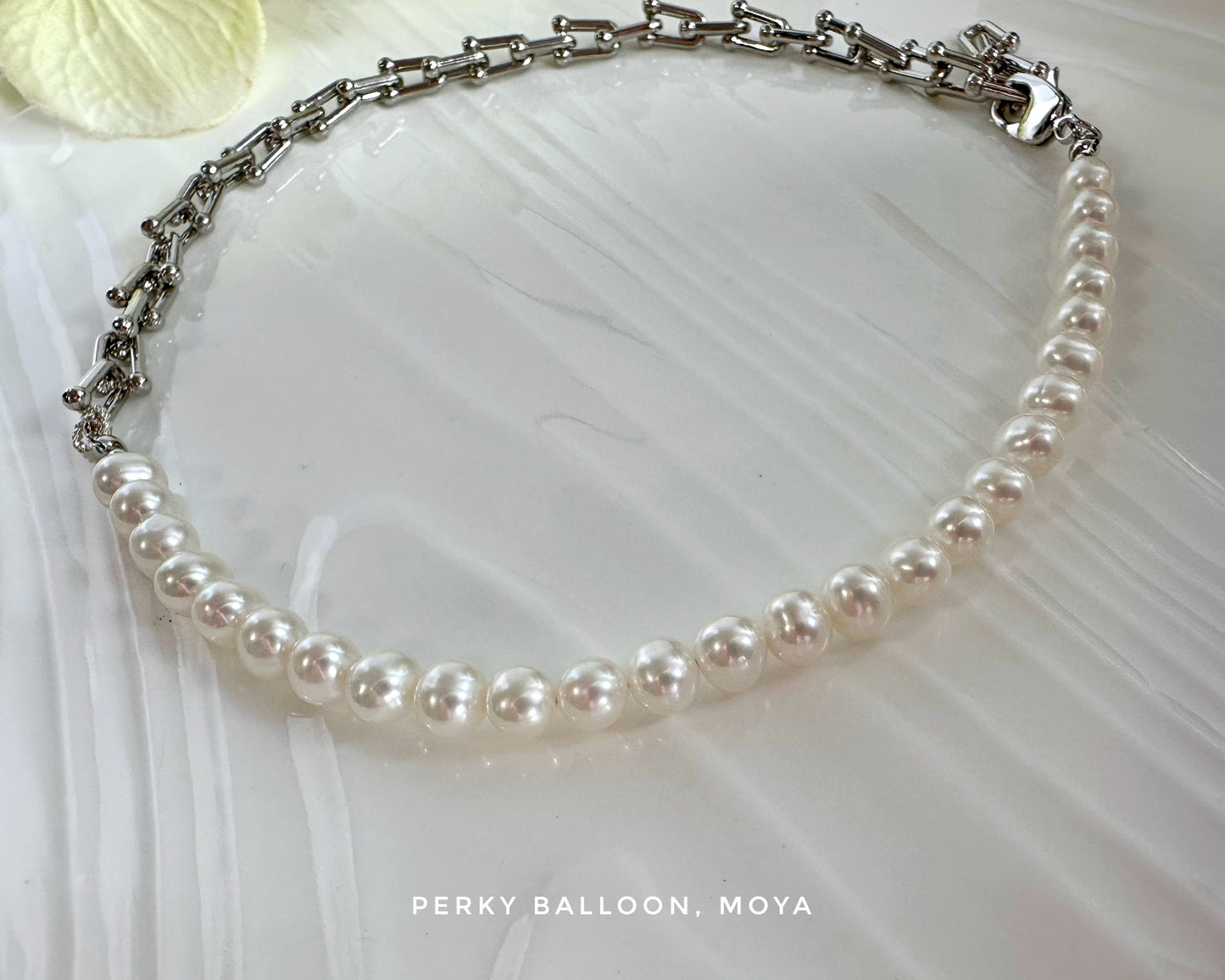 Moya necklace