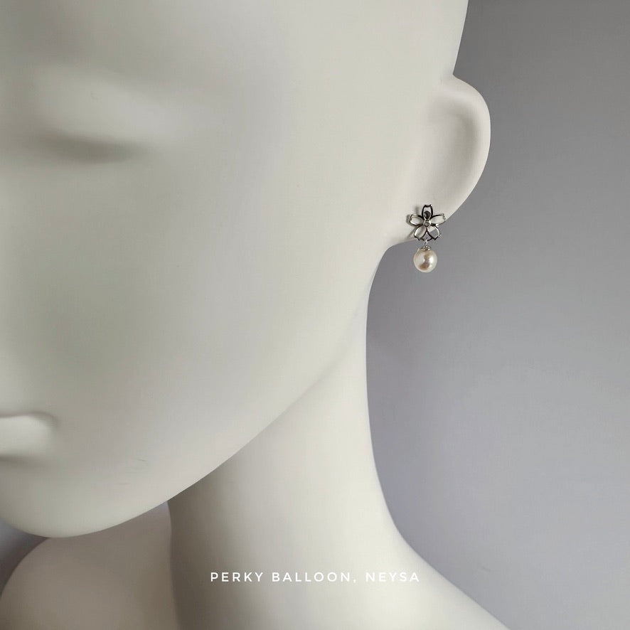 Neysa earrings