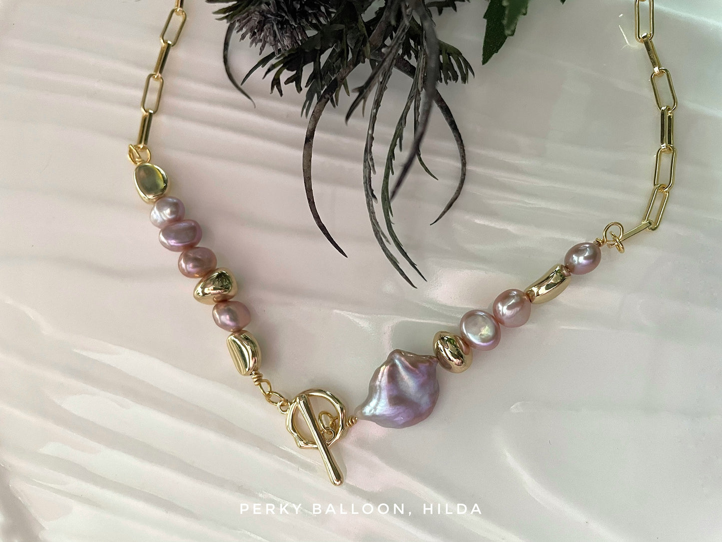 Hilda necklace earrings