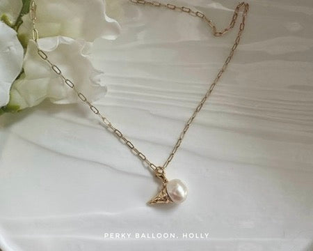 Holly necklace