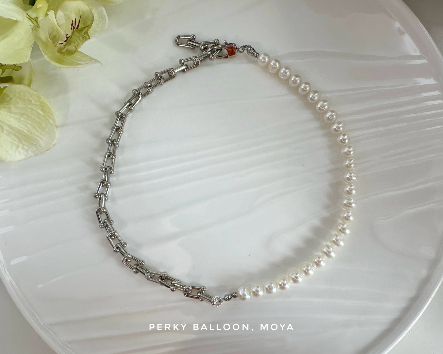 Moya necklace