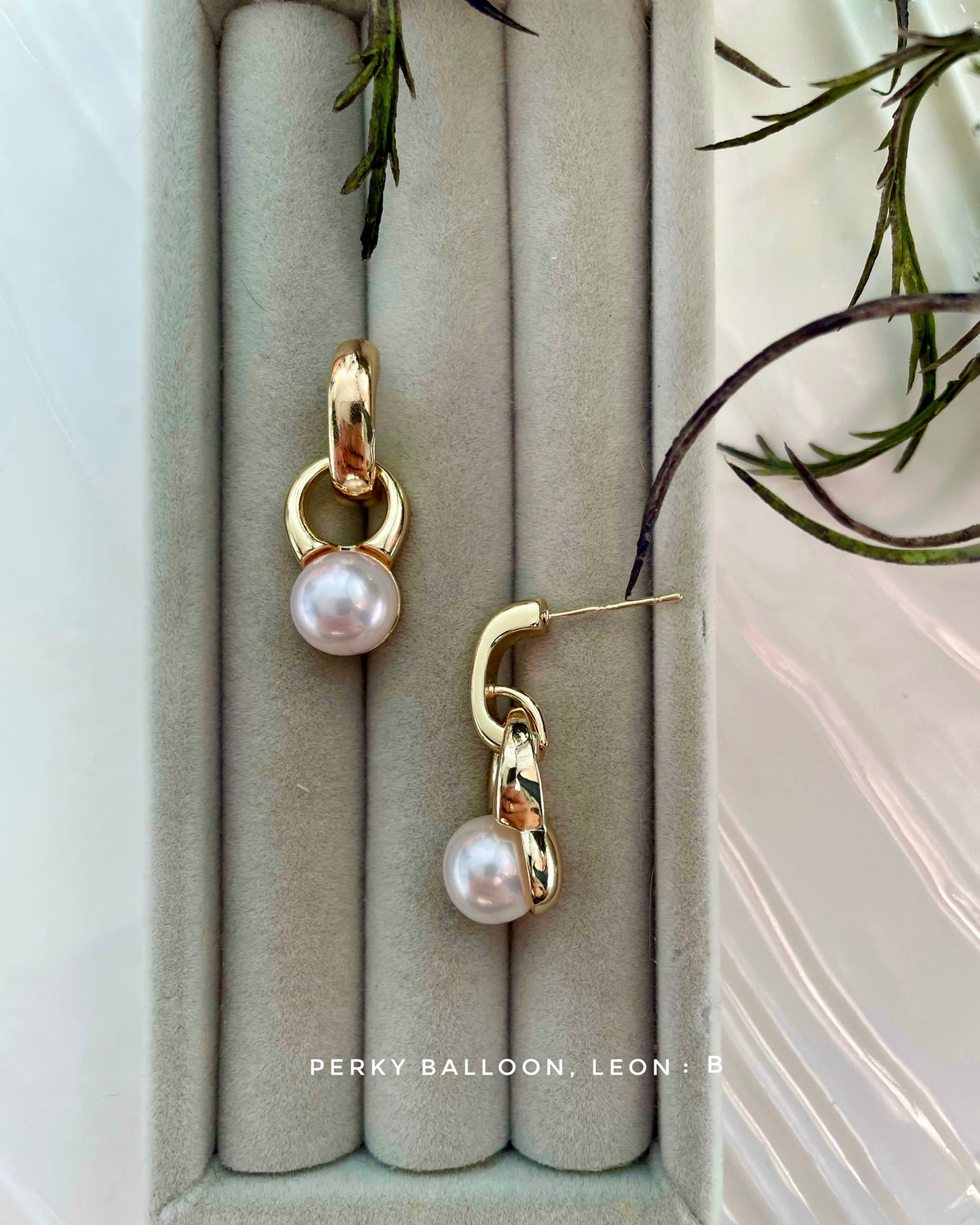 Leon earrings