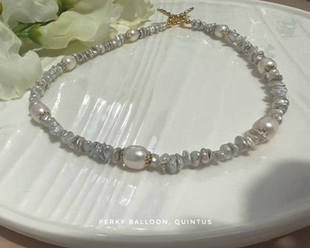 Quintus necklace
