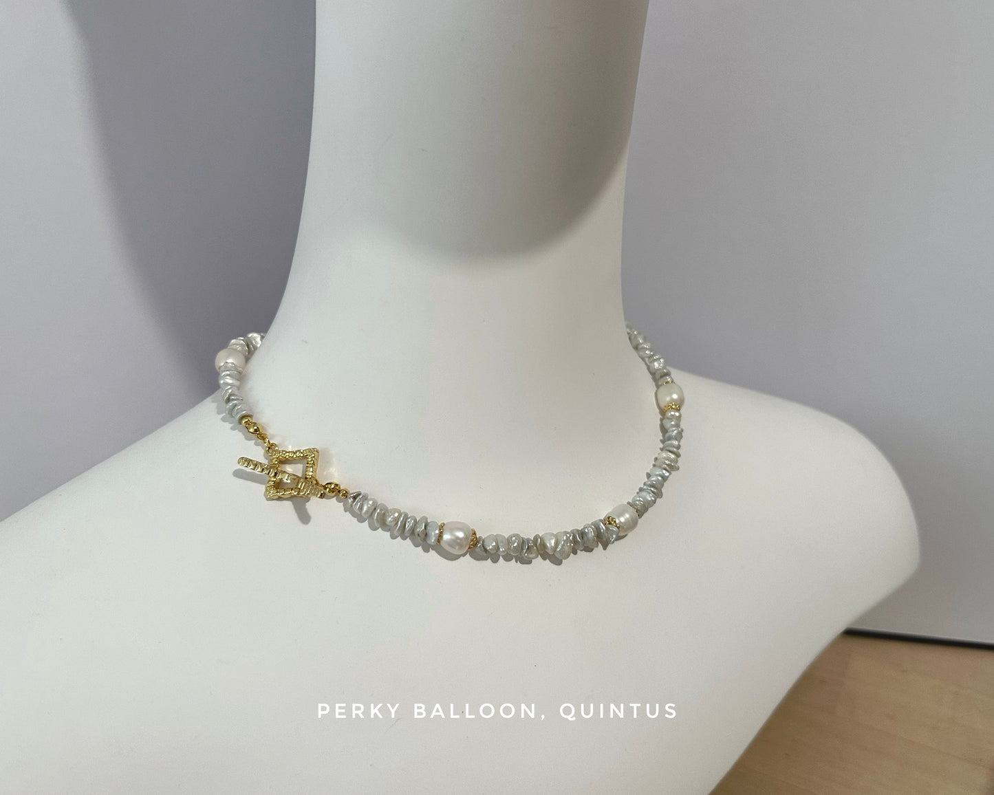 Quintus necklace