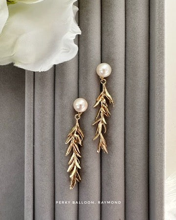 Raymond earrings