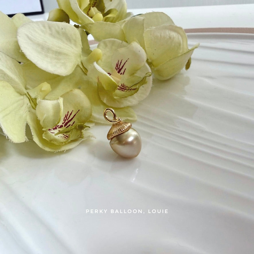 Louie pendant
