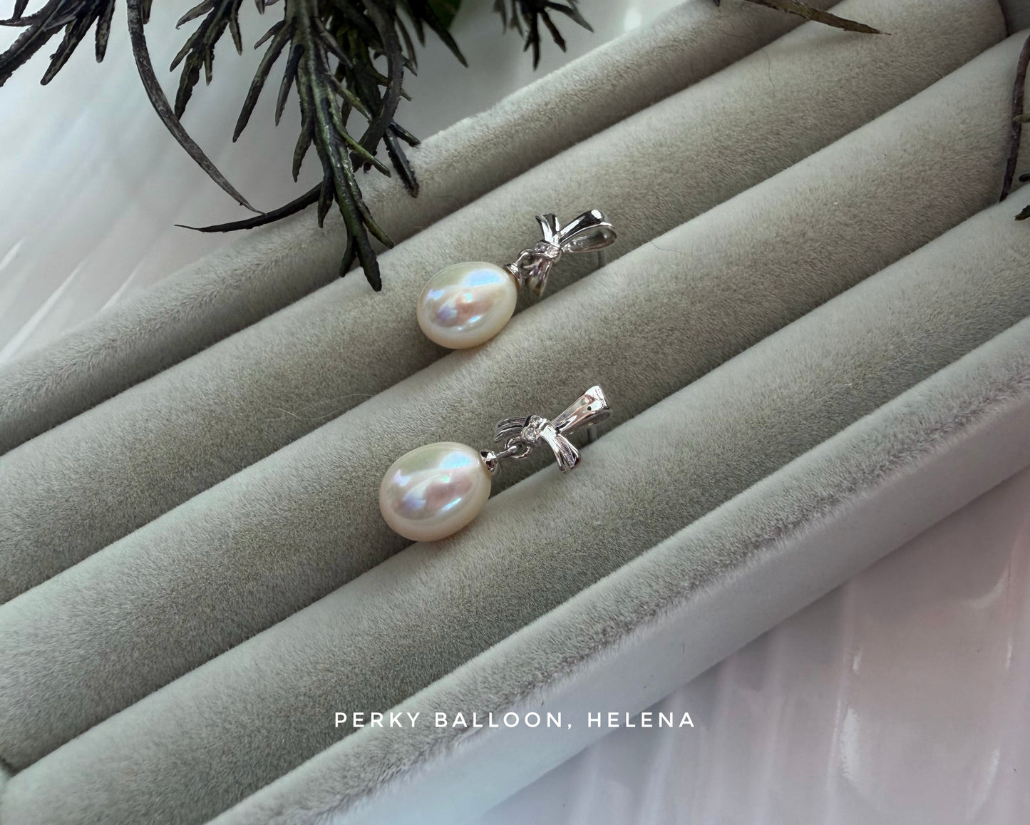 Helena freshwater earrings