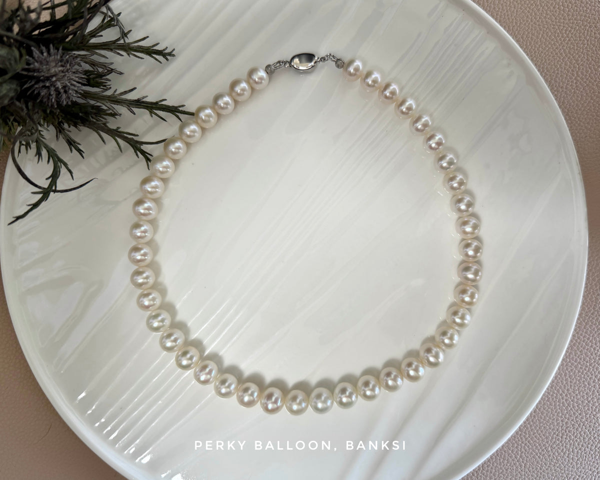 Banksi necklace