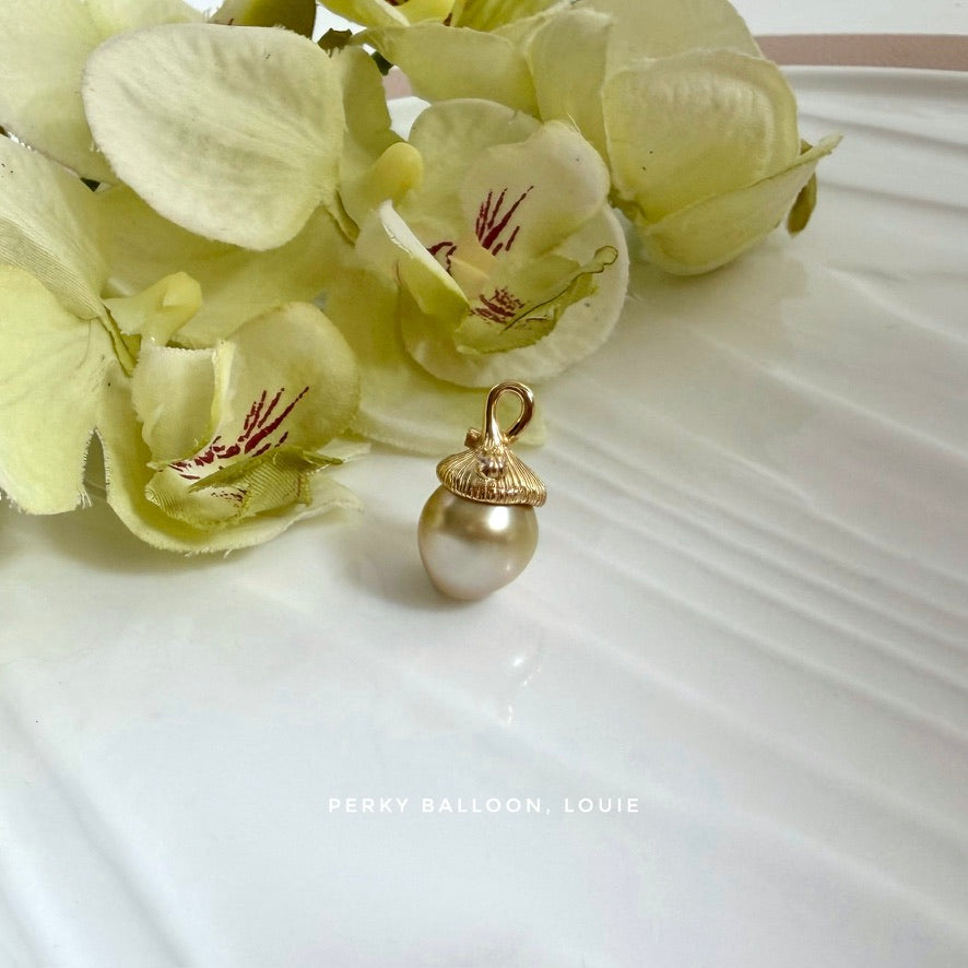 Louie pendant