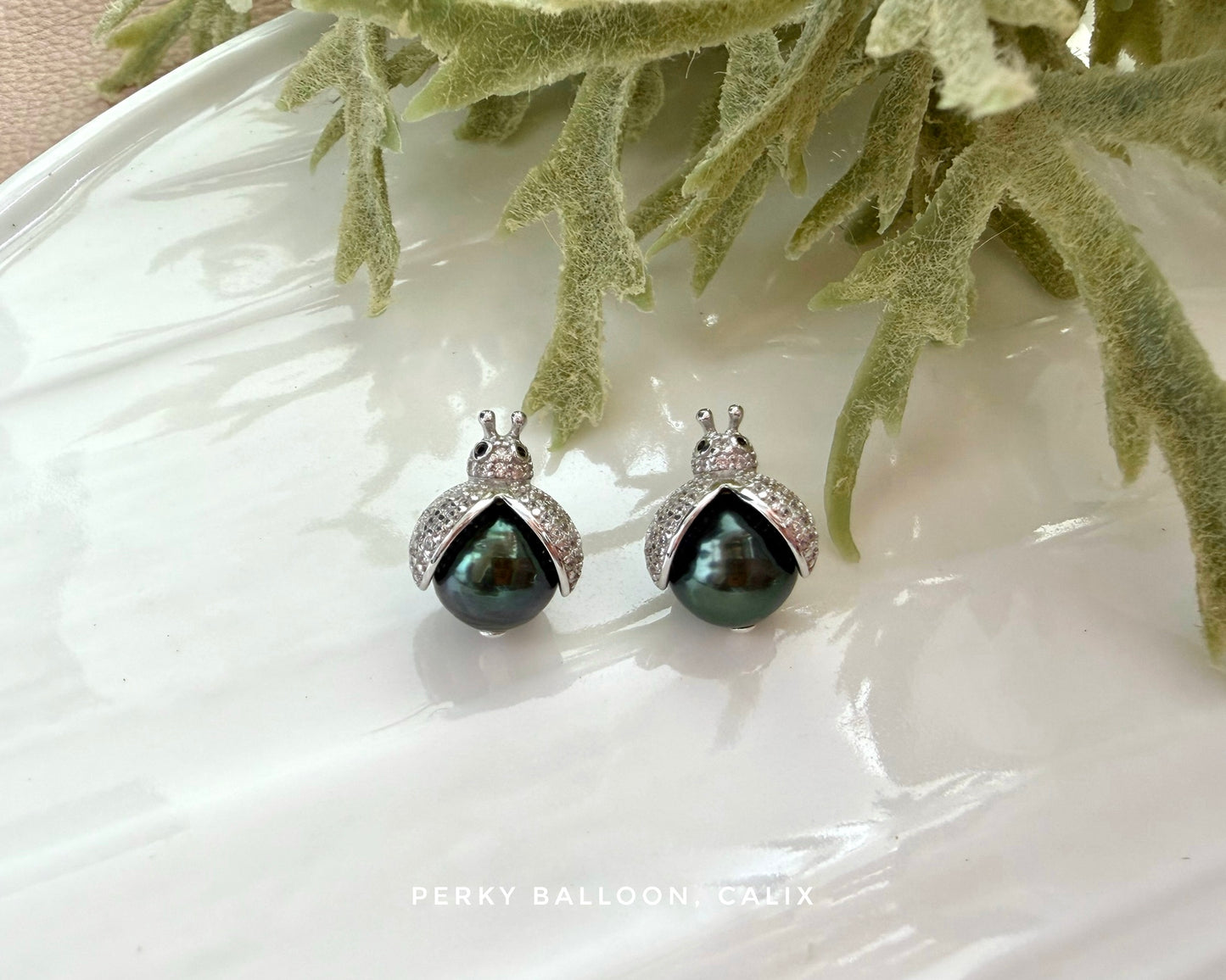 Calix earrings necklace