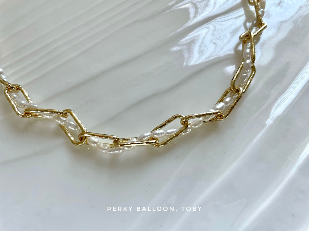 Toby necklace