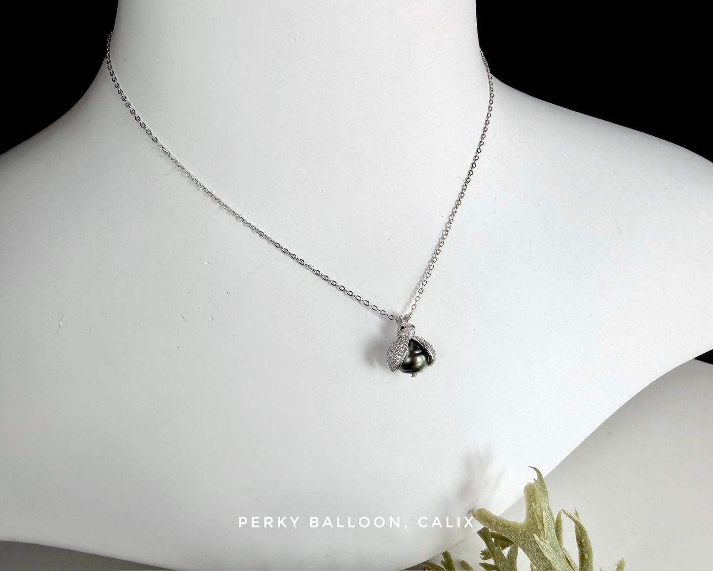 Calix earrings necklace