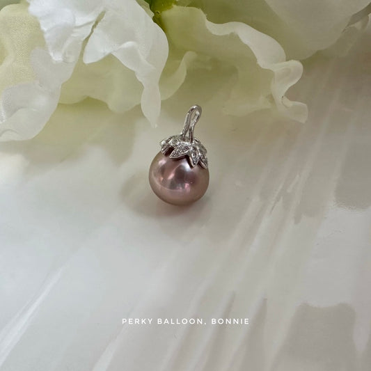 Bonnie pendant