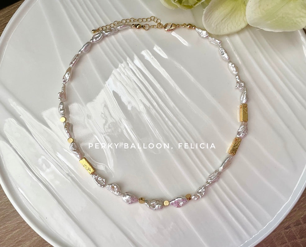 Felicia necklace