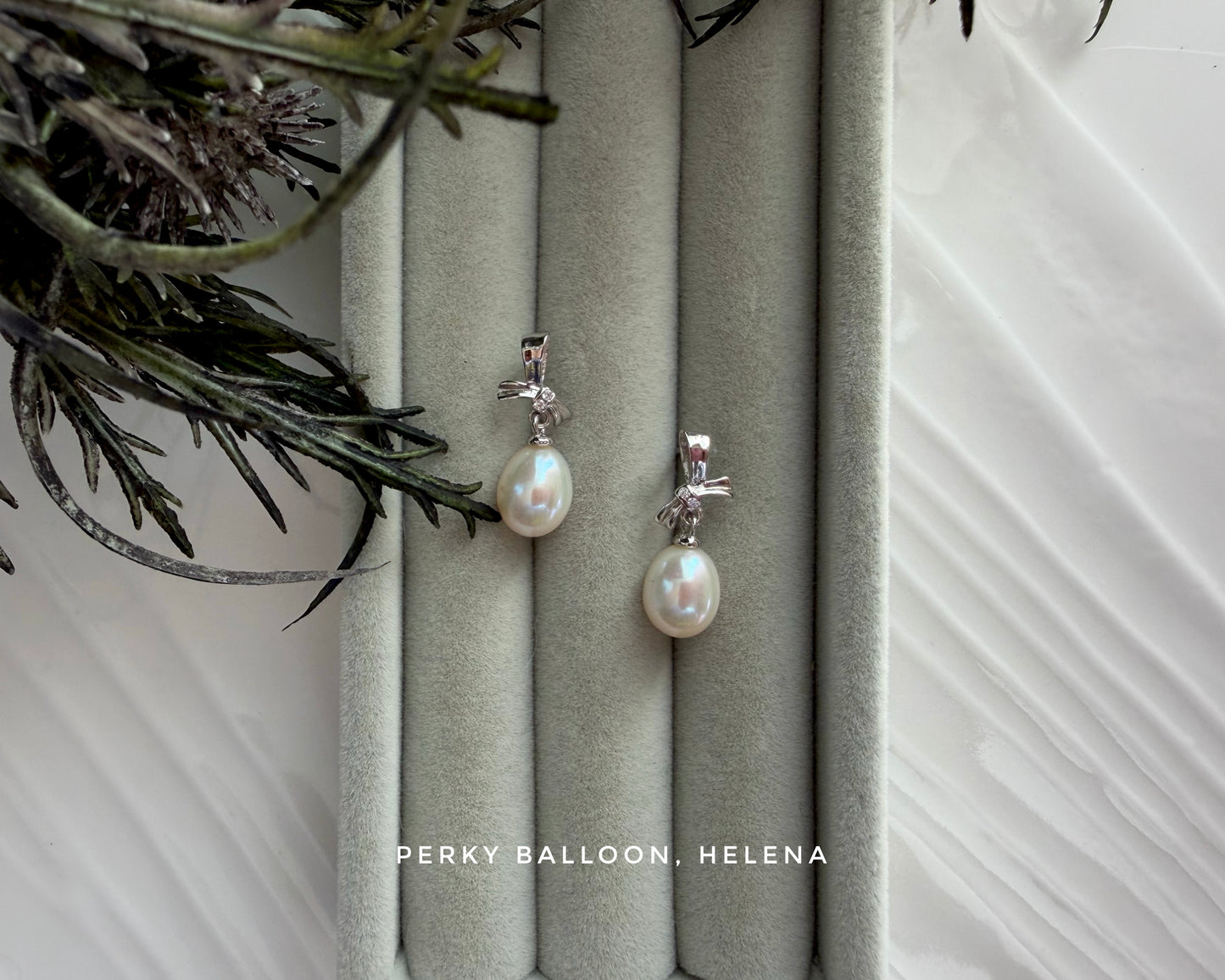 Helena freshwater earrings