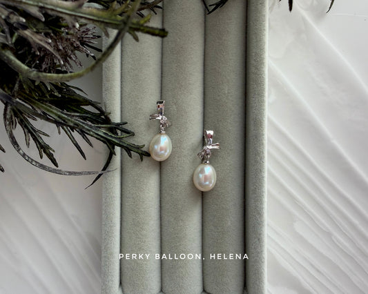 Helena freshwater earrings