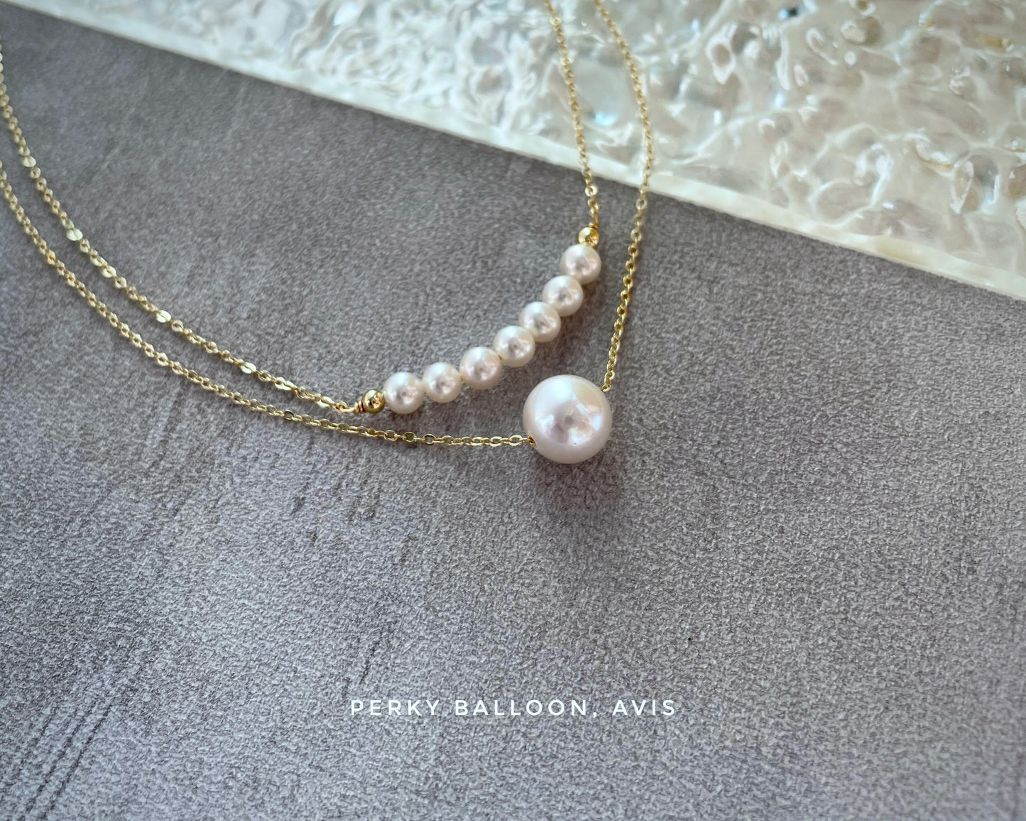 Avis necklace