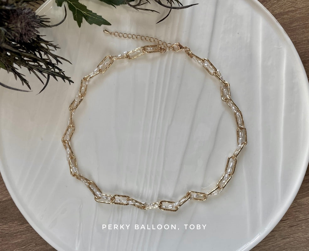 Toby necklace